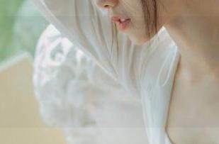 感受Min.E (민이)的艺术魅力，LeeheeExpress–LEHC精选摄影套图等你来欣赏.txt